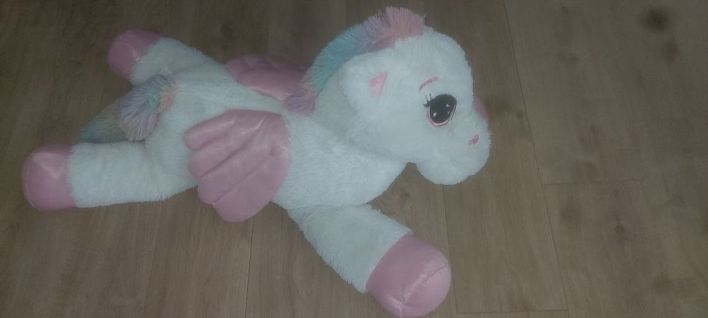 Vendo peluche de "cavalo alado arco Íris".