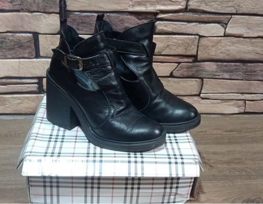 Шкіряні ботильйони 38 р.