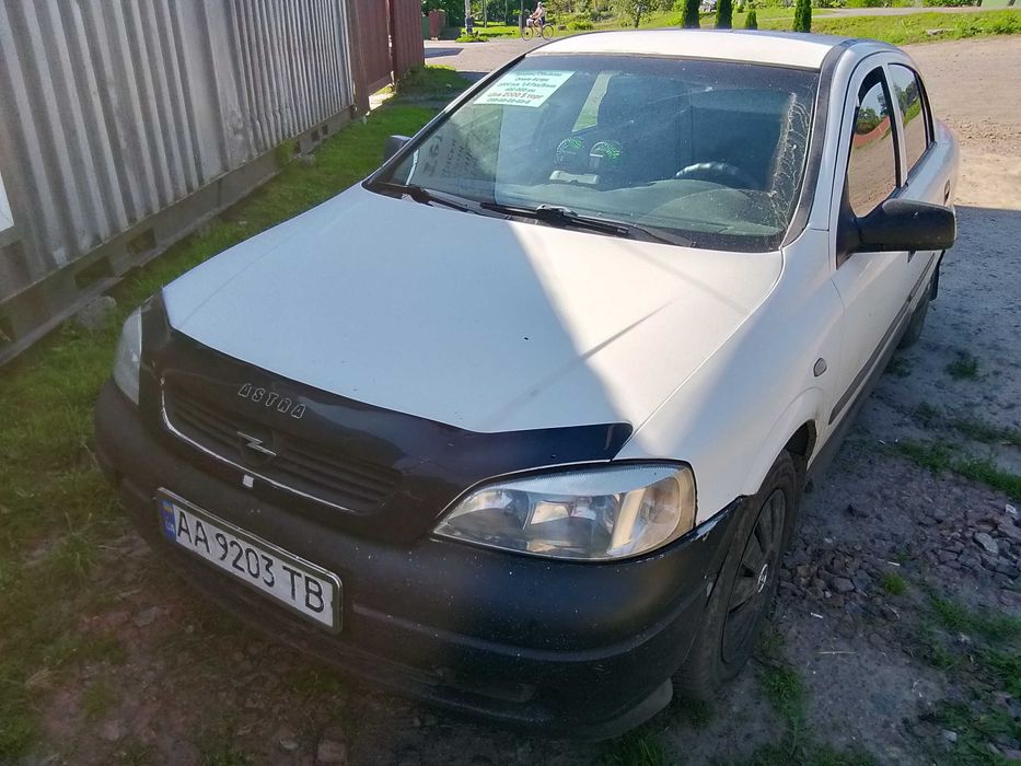 Машину Опель Астра джі 1.4