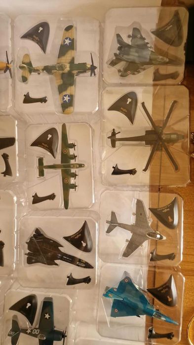 Coleção completa 36 aviões e helicópteros de guerra Maisto + Guia Visual – nunca abertos