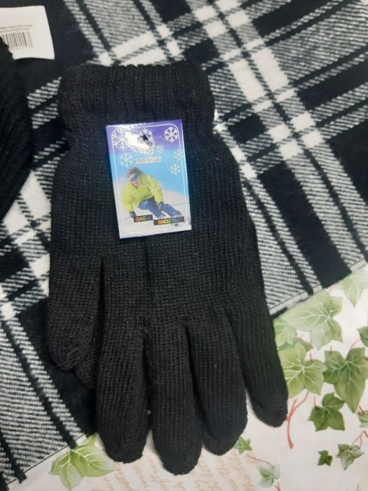 Conjunto novo Cachecol gorro e luvas