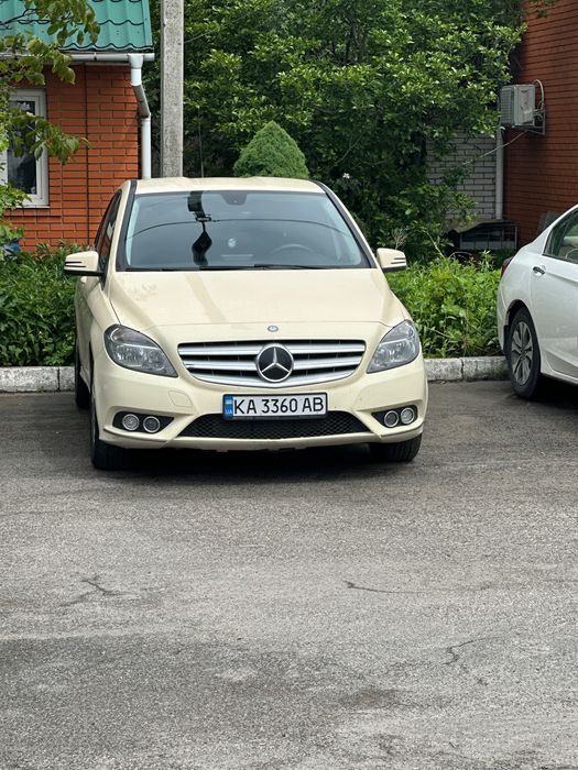Продам автомобіль Mersedes b180