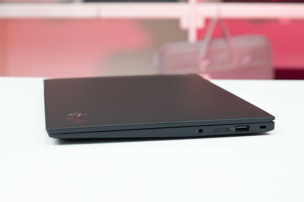 Lenovo ThinkPad X1 Carbon Gen 10 i7-1265U 16RAM 512Gb SSD FHD IPS 14" LTE !