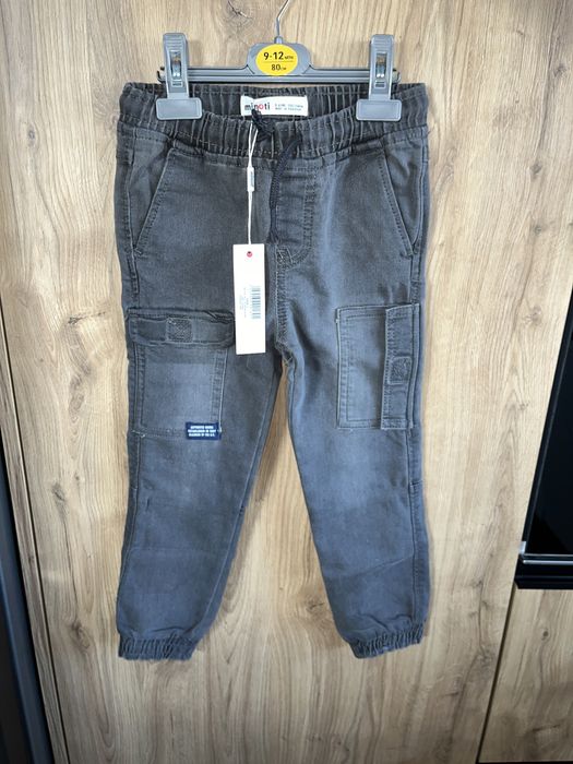 Nowe joggery chlopiece 110/116