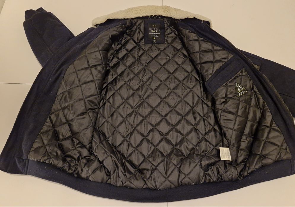 Blusão Azul com gola (artigo só até 20 de Março)