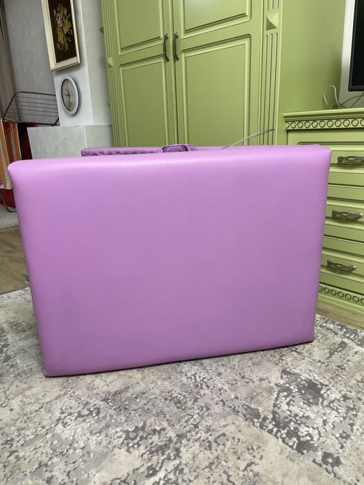 Масажний стіл для масажу  та інших косметологичних процедур