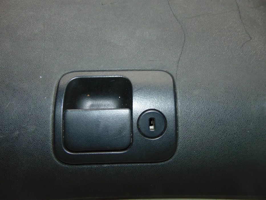 Saab 95 porta luvas " nova de stock antigo