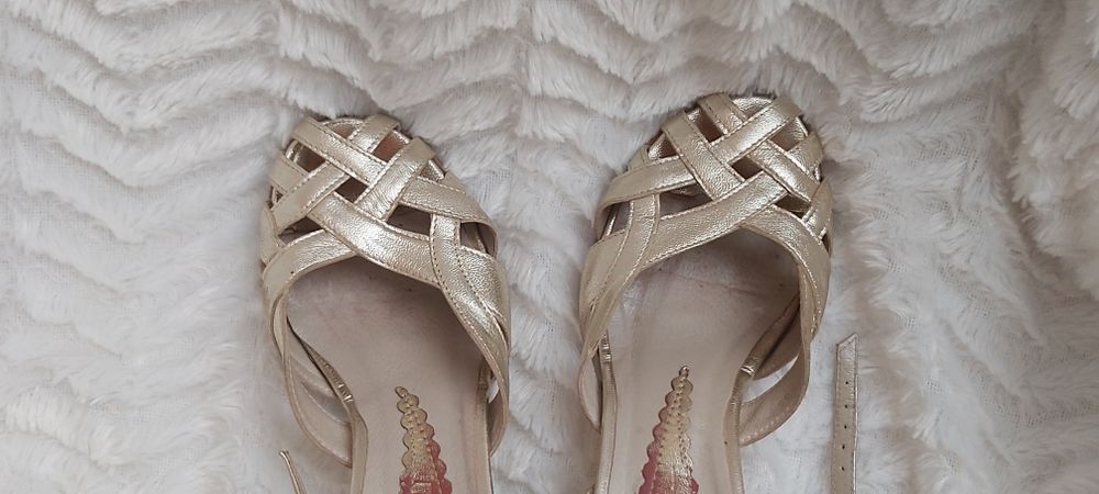 Sandalki z paseczkami