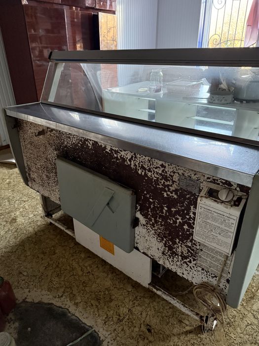 Продам холодильну вітрину