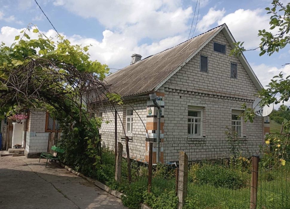 Продаж будинку с. Левків