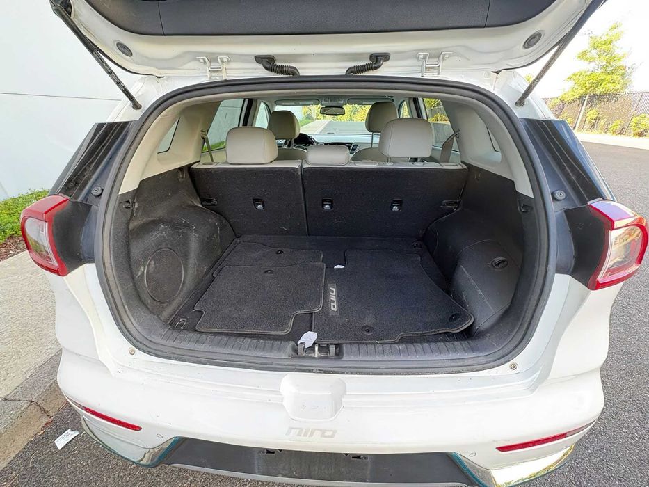 Kia Niro Hybrid      2018