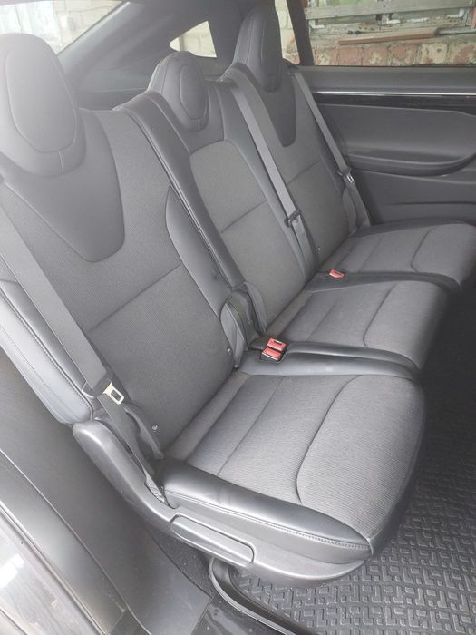 Tesla model X 75D