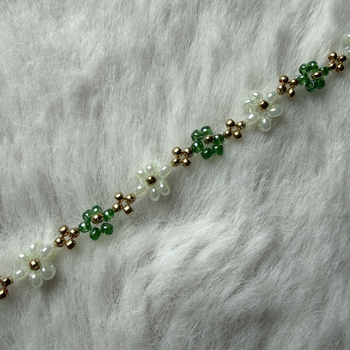 Zielona bransoletka handmade z koralików