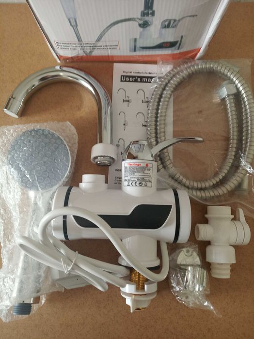 Torneira Elétrica com chuveiro água quente Nova e Selada