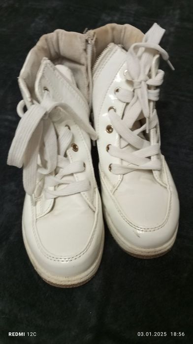 Обувь демисезон на флисе состояние идеальное все вопроси в сообщении.о