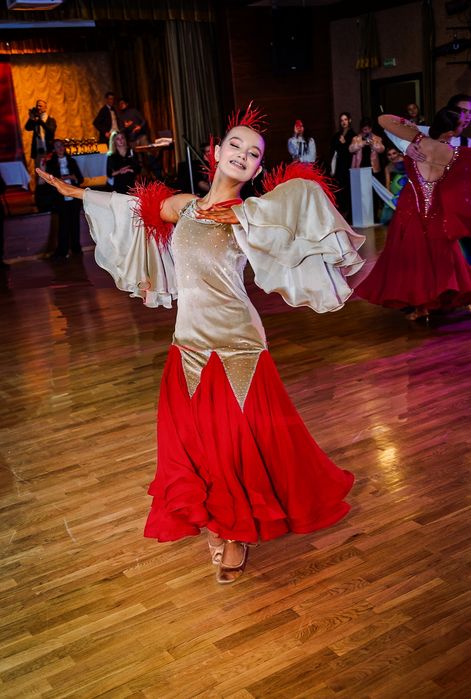 Сдам в арендк стандарт для бальных танцев