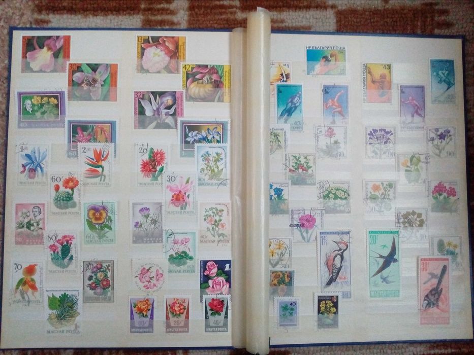 Альбом (кляссер) с марками.