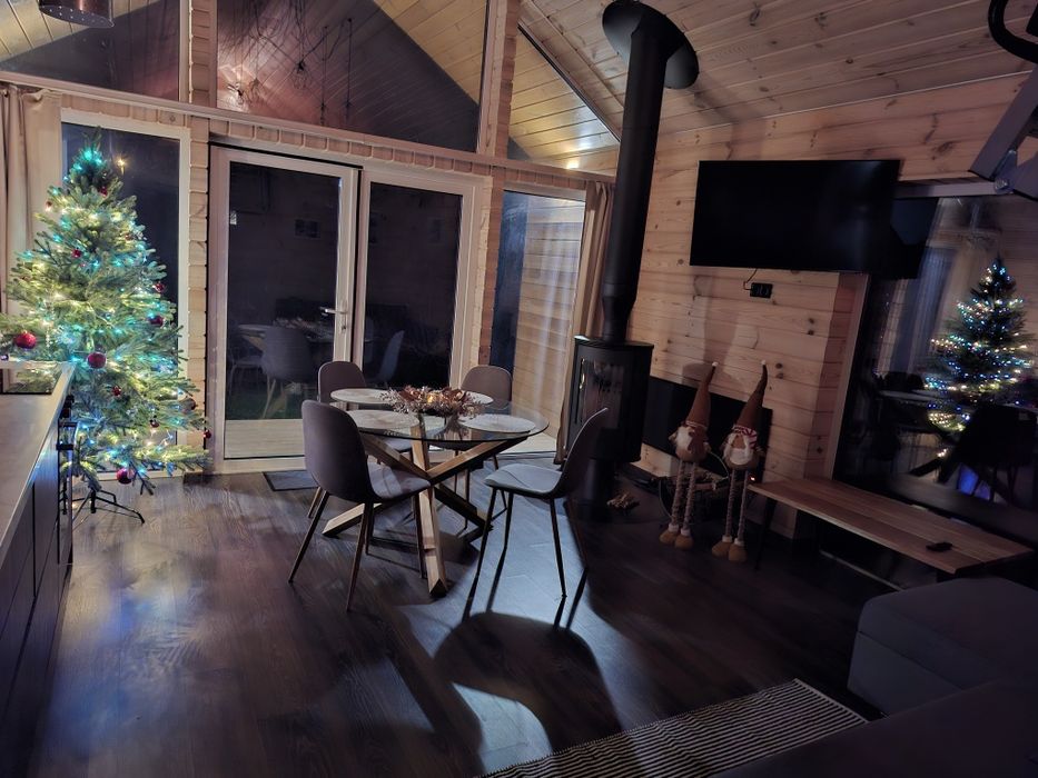 Дуже затишний будинок біля струмка для відпочинку на літо або вихідні