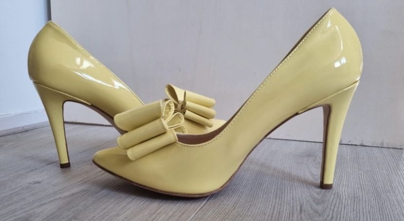 Sapatos Amarelos Elisabetta Franchi