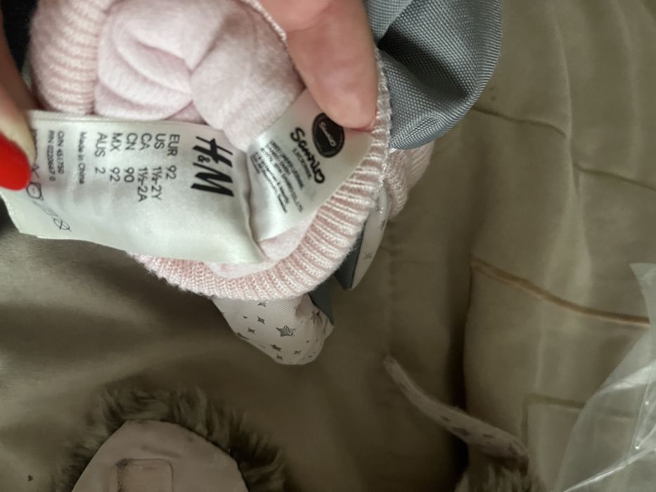 Rękawiczki 92 cm Hallo Kitty 10 zł