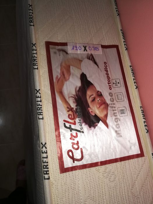 Vendo colchão de solteiro