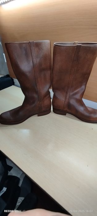 Botas de couro de cano médio