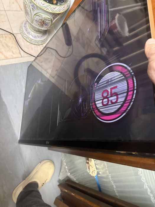 LCD LG  42LM660S com ecran partido  para peças