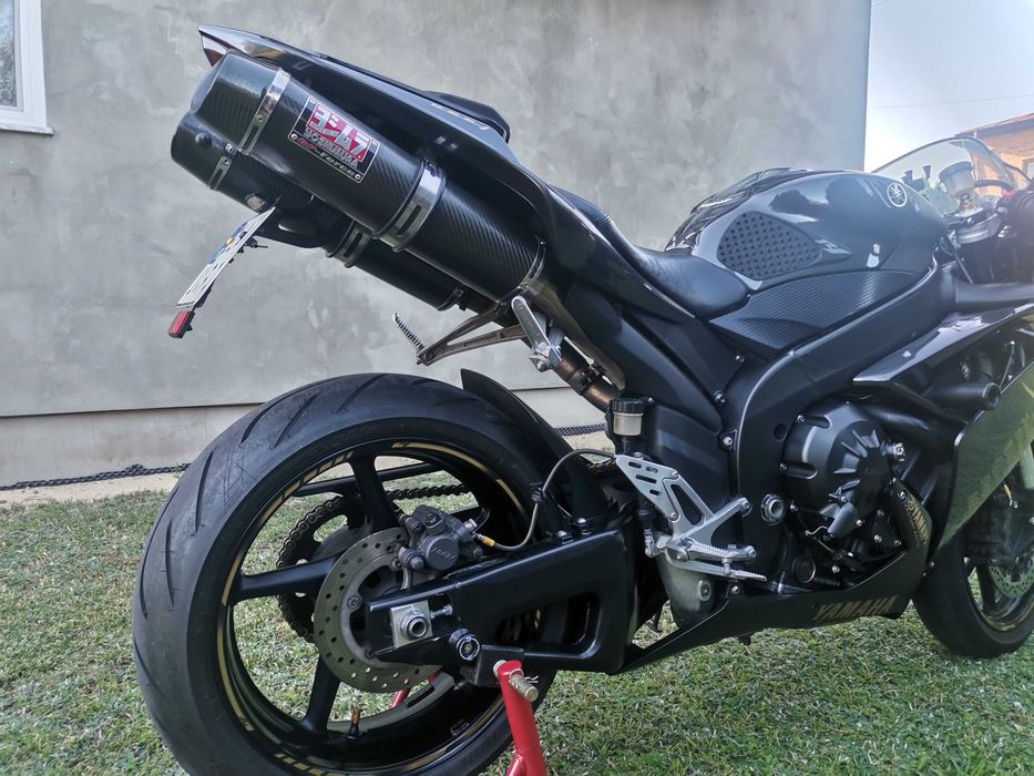 Motocykl Yamaha R1 Rn19 2008