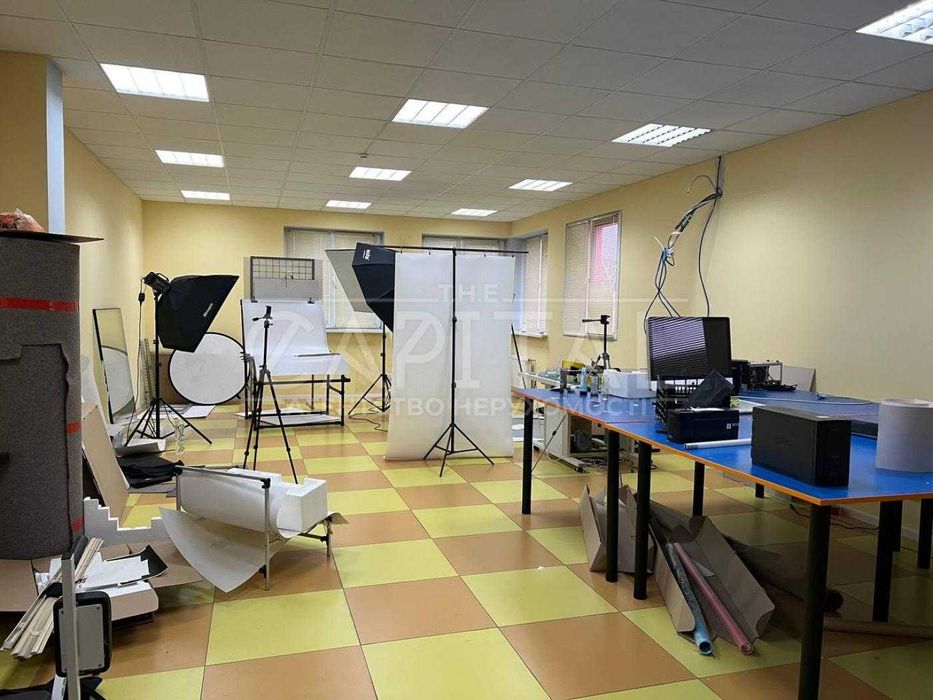 Продаж офісно-складського виробничого комплексу Стоянка Київська обл.