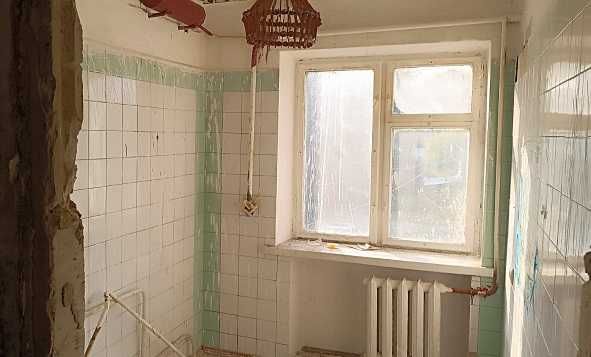Продам 2 комнатную квартиру под ремонт в хорошем месте Требухова
