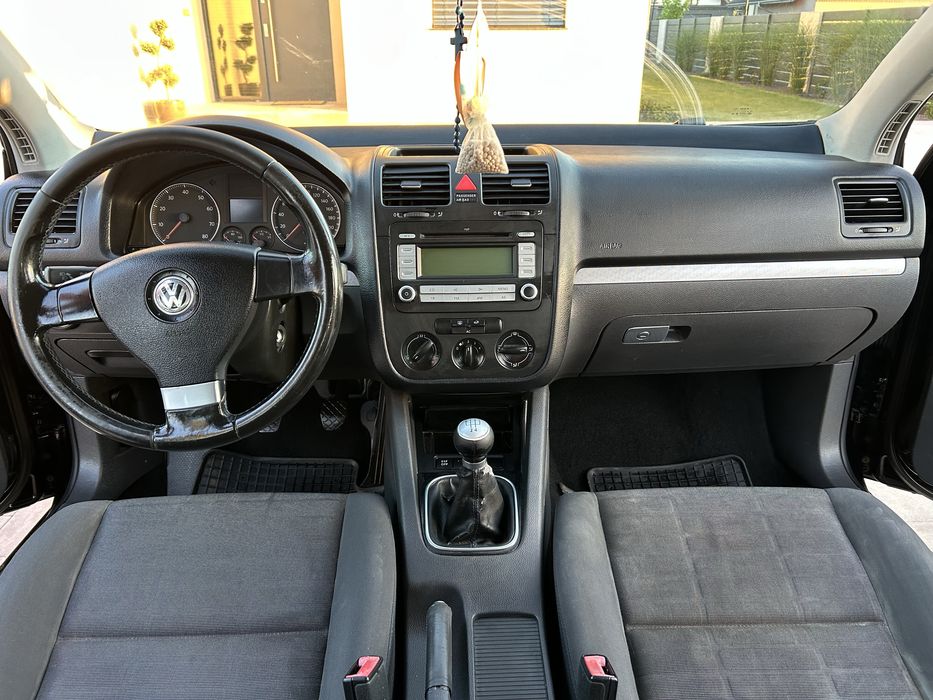 Volkswagen golf 5 doinwestowany