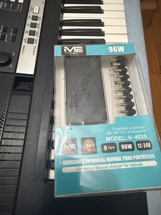 Teclado Yamaha e243