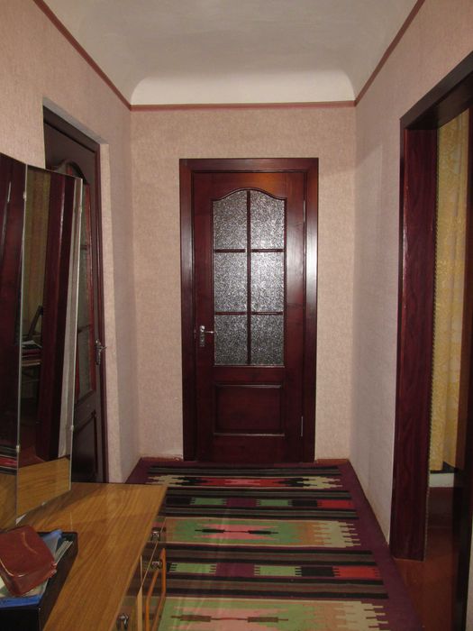 Продам частину будинку по вул. Тітова ( район Дитячої лікарні)