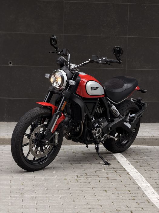 DUCATI SCRAMBLER 800 - Como Nova!