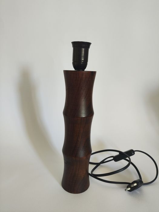 Candeeiro de mesa vintage de madeira