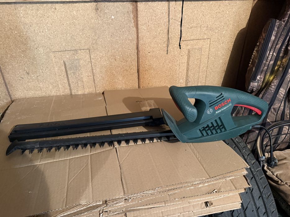 Кущоріз Bosch EasyHedgeCut 45