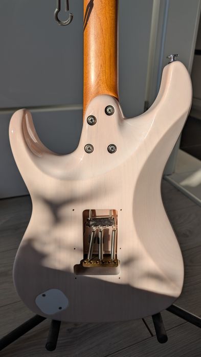 Ibanez AZ2204N Prestige AWD Gitara elektryczna