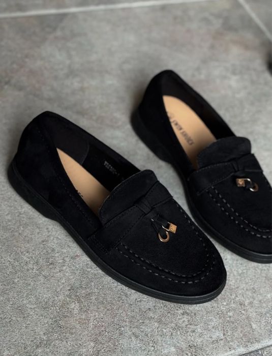 Замшеві лофери.