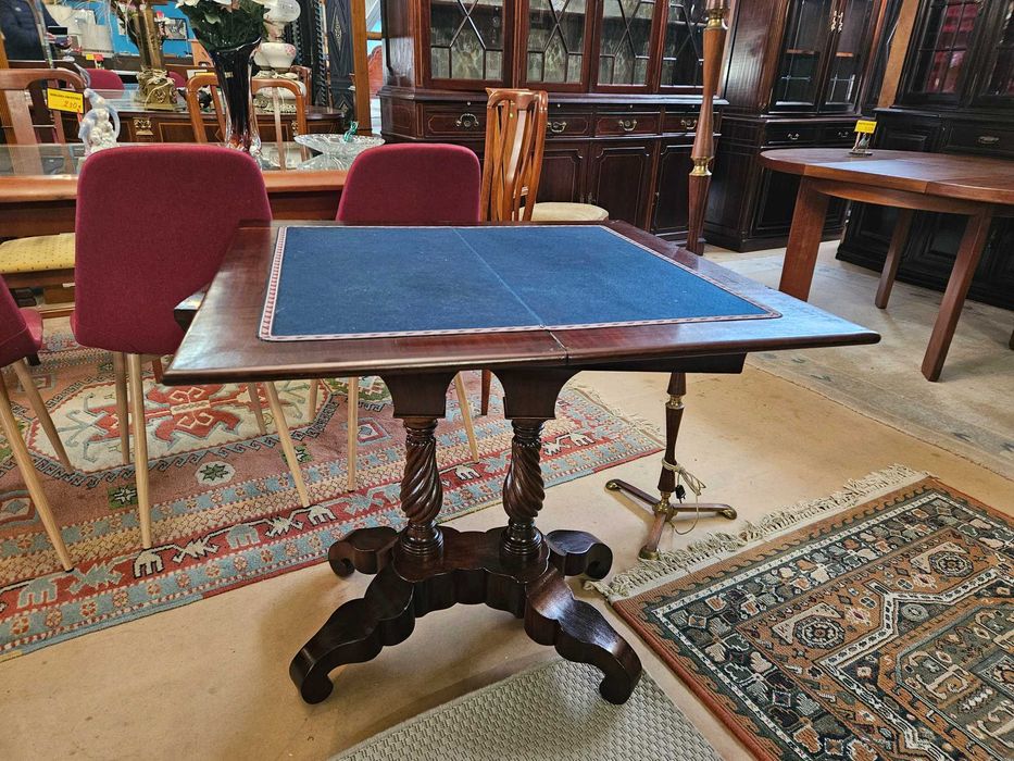 Mesa de jogo antiga totalmente restaurada