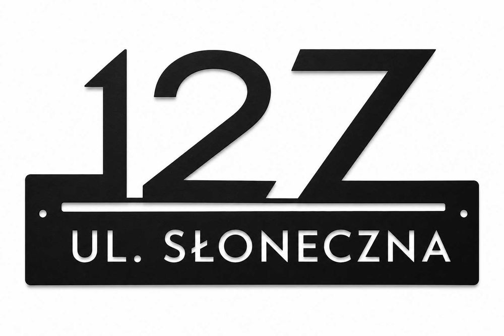Metalowy numer domu z nazwą ulicy