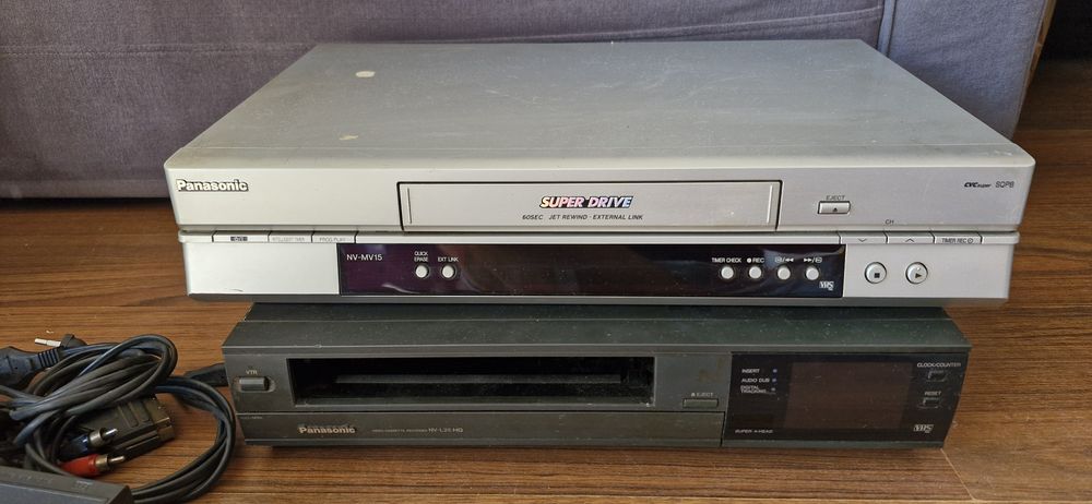 2 megnetowidy Panasonic NV-MV15 oraz NV -L25EE