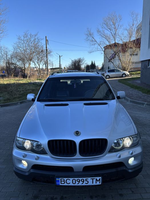 Автомобіль BMW X5