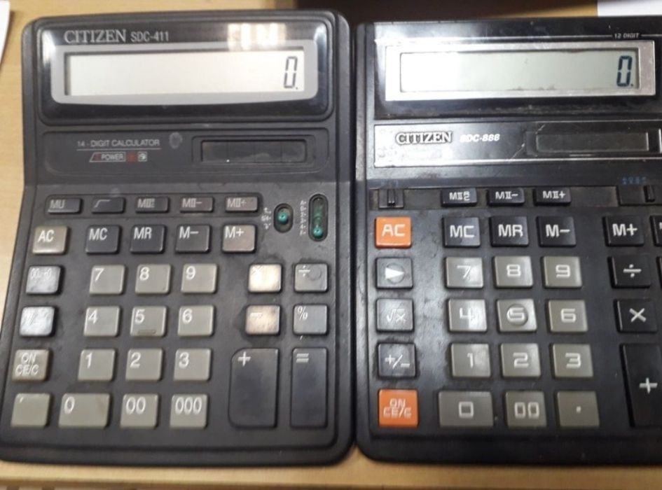 Калькулятор б/в, робочій.