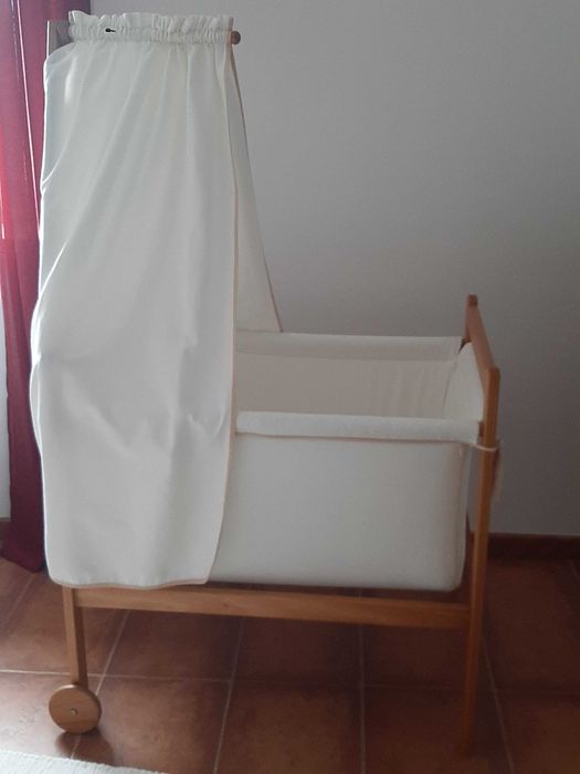 Caminha suspensa para bebé