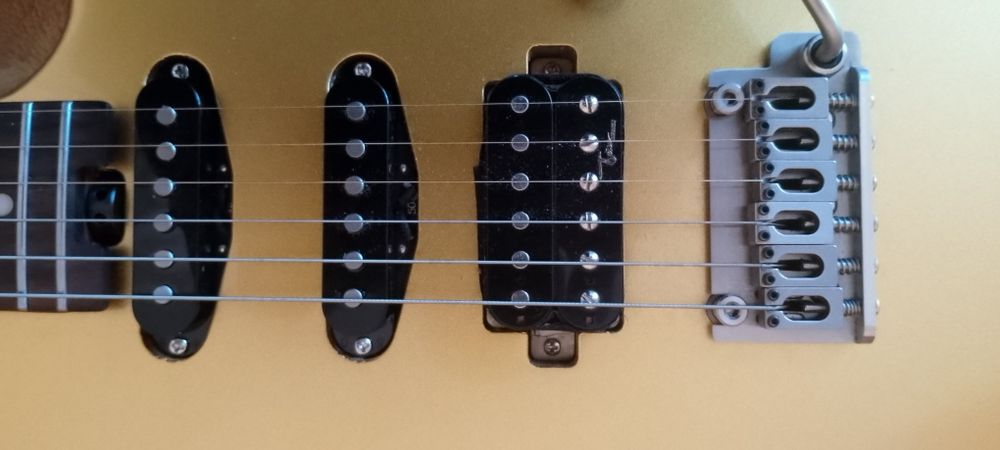 Електрогітара Donner dst-700 gold