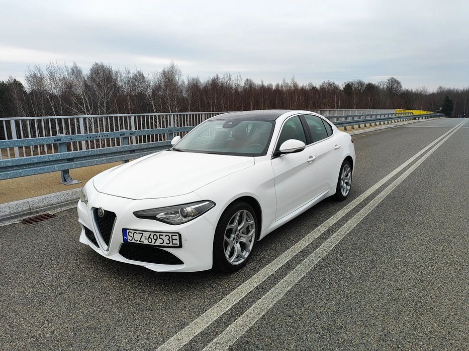 Alfa Romeo Giulia Ti Q4 280KM Dach Panoramiczny | Harman Kardon | Łopatki