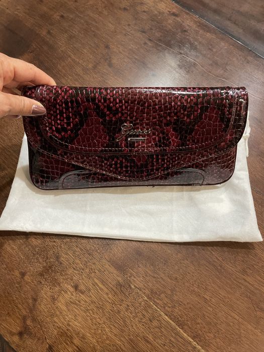 Mala clutch Guess bordeaux
