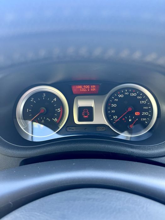 Renault Clio 2 lugares 4,5L/100