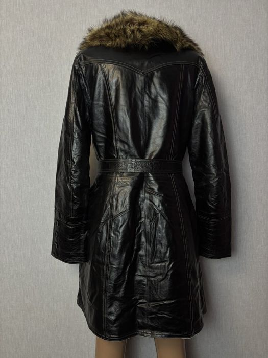Жіноче шкіряне пальто / дублянка