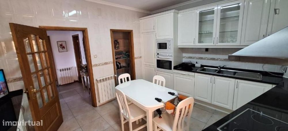 Casa com 3 quartos - localizado em Braganca